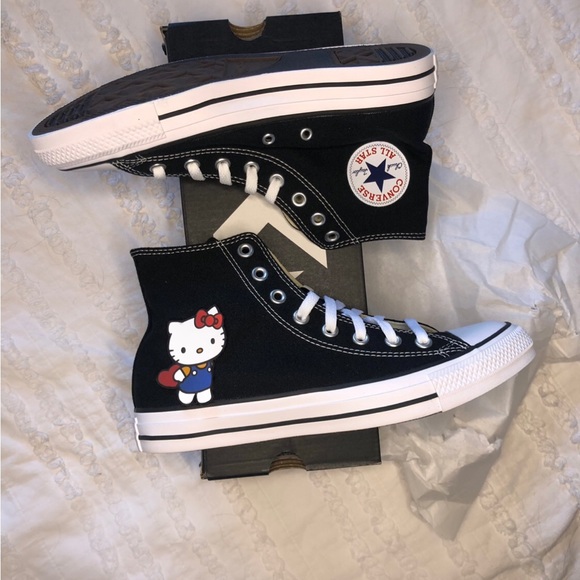 Hello Kitty Converse